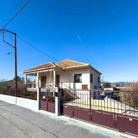 Peaceful 2-bedroom Near Tripolis דירה Keramitsa