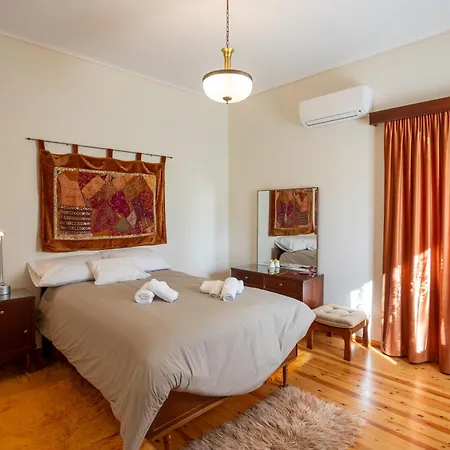 Peaceful 2-bedroom Near Tripolis דירה