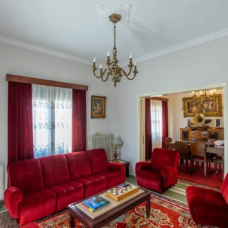 Lägenhet Peaceful 2-bedroom Near Tripolis Kerasitsa