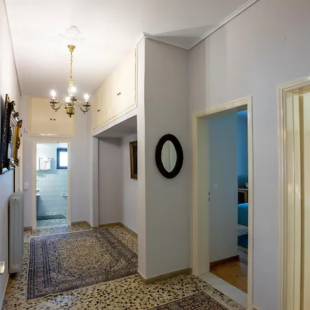 Peaceful 2-bedroom Near Tripolis Lägenhet *